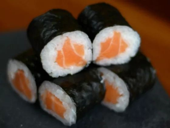 Lachs Maki 2.jpg