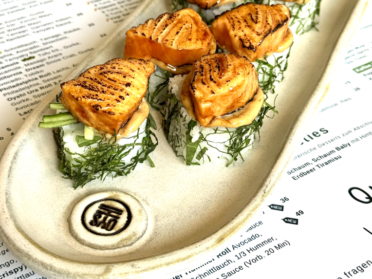 Shiso Lachs Roll